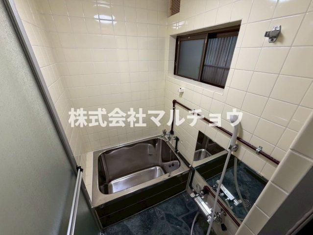 湊一戸建ての浴室|ゆったり過ごせるお風呂です