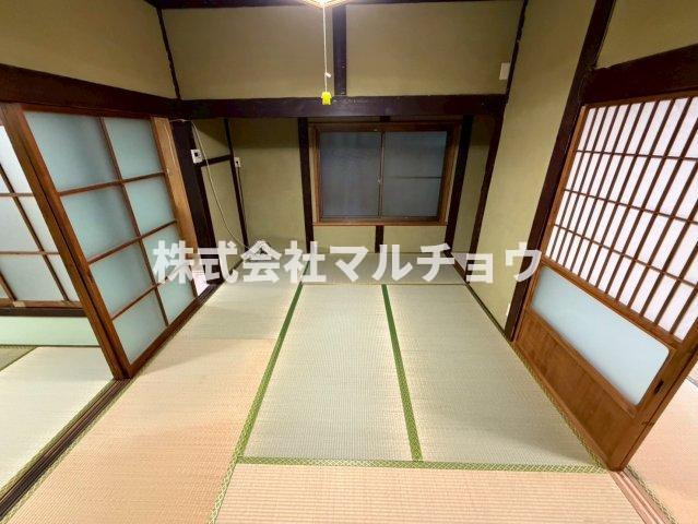 湊一戸建ての寝室|開放的な寝室です