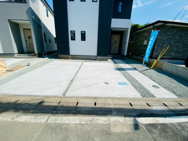 よかタウン／菊池郡菊陽町向陽台1期／２号棟の前面道路含む現地写真