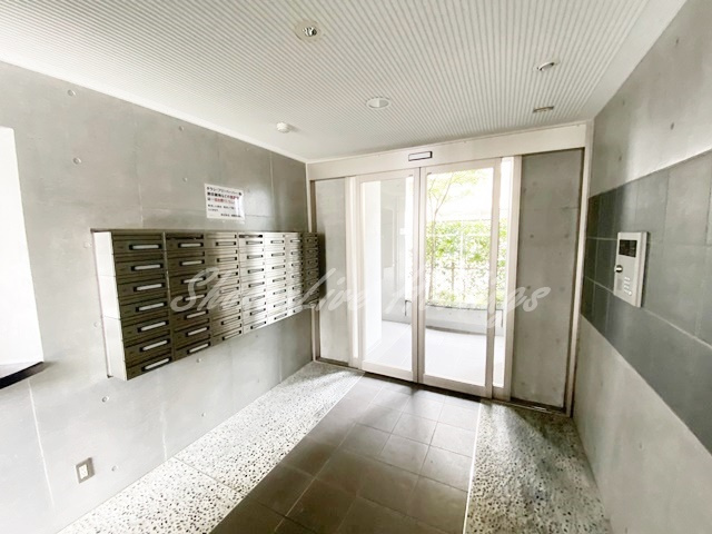 藤沢市湘南台４丁目の賃貸マンションのエントランス|毎日通るエントランス♪