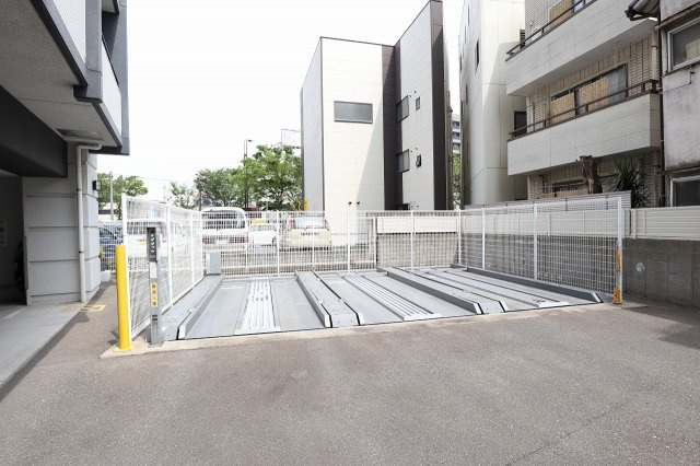 サヴォイフェアリーパーク　10階の駐車場