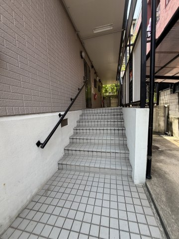 清露ハイツのロビー