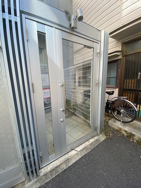 トレスコート目黒本町のエントランス