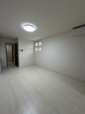 フジパレス須磨鷹取Ⅴ番館の居間・リビング