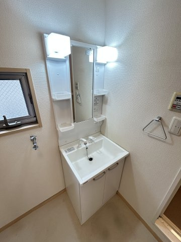 ウィズ諏訪山B棟の洗面所