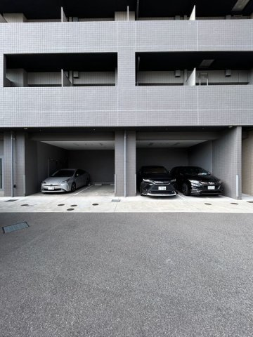 レオンコンフォート神戸ハーバーウエストの駐車場