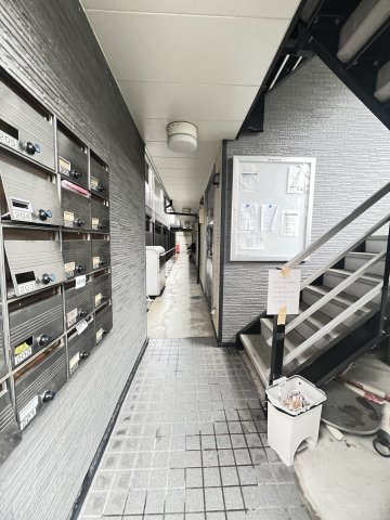 レオパレスル コントワールⅥのエントランス