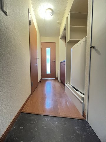 レオパレスル コントワールⅥの玄関