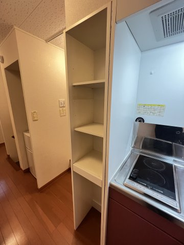 レオパレスクレスト御影の収納