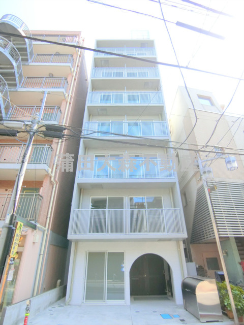小鳩プレイスの外観|2021年8月築　RC鉄筋コンクリート造地上8階建て総戸数14戸
東京都大田区大森北6丁目　京浜東北線大森駅徒歩13分、京急本線平和島駅徒歩5分