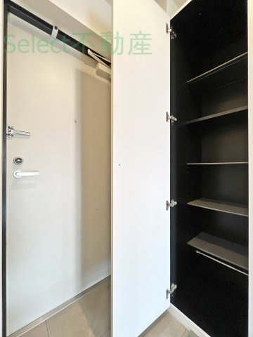 プライマル名古屋吹上の玄関
