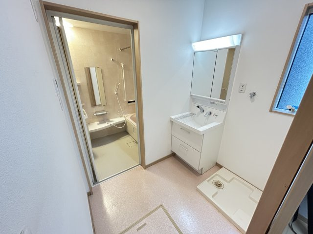 宝生町貸家の洗面所