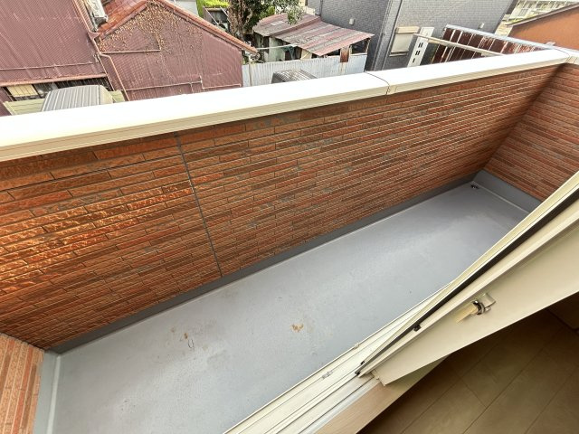 宝生町貸家のバルコニー