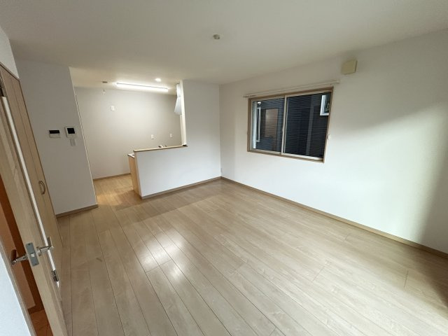 宝生町貸家の居間・リビング