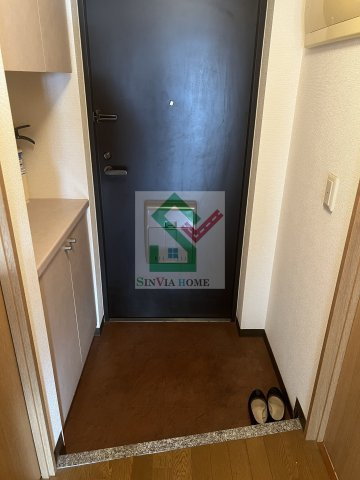 かりゆしビルの玄関