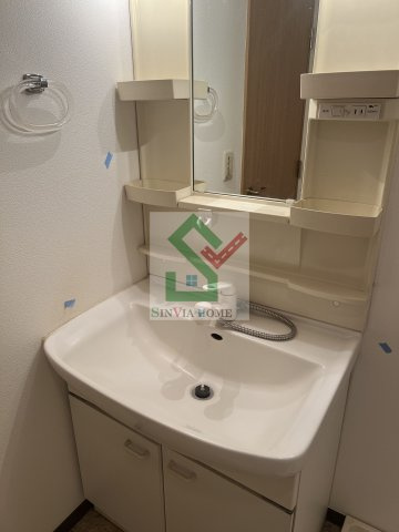 かりゆしビルの独立洗面台