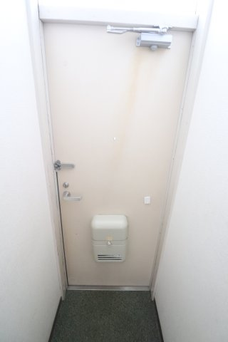 サンハイム・ヒヤマの玄関