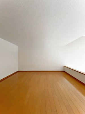 【内装】 | ピュア箱崎東七番館 | ロフトです※写真は類似です