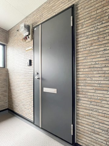 【玄関】 | ピュア箱崎東七番館 | シンプルで使いやすい玄関です※写真は類似です