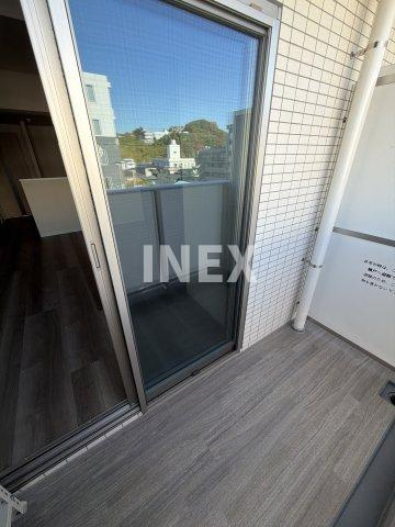 横浜市中区本牧町２丁目の賃貸マンションのバルコニー