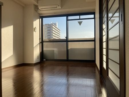 パレーシャル難波