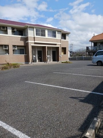 ｌｅａｆの駐車場|駐車場に車を止められます