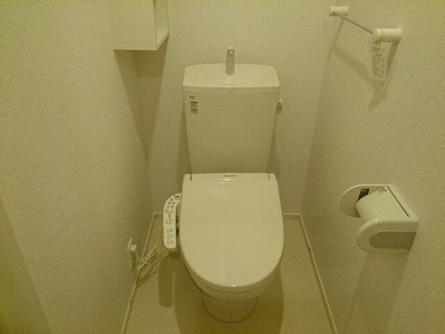 ビオラ・アロッジオⅠのトイレ|落ち着いたトイレです