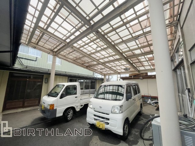 片平町　売作業所の駐車場