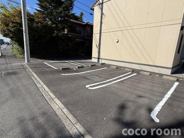 ペニーロイヤルの駐車場