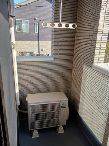 アルベロのバルコニー|外からの目が気にならないバルコニーで洗濯物が干せます