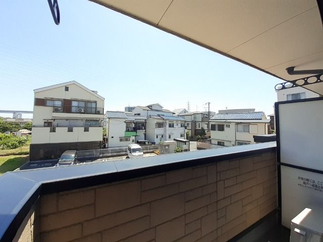 ネオ　ハイム　摂津のバルコニー