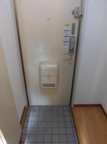 ジュネパレスコアの玄関