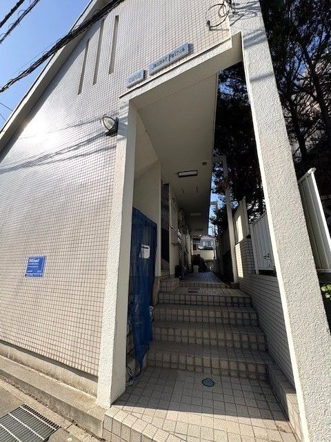 ジュネパレスコアのエントランス