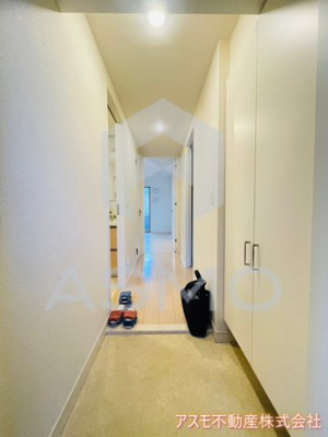 【玄関】 | リア成育 | ※同物件　別間取り　参考写真