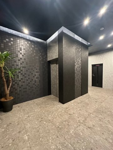 MODERN ASPIRATION平尾駅前のロビー