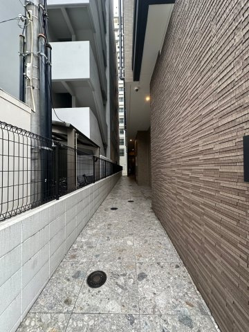 MODERN ASPIRATION平尾駅前のエントランス