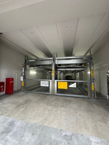 MODERN ASPIRATION平尾駅前の駐車場