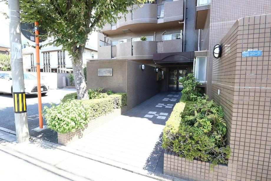 ノバ守口のエントランス|■物件内覧・資金計画相談・住宅ローン相談、リフォーム相談、お問合せ受付中■
※当日・翌日のご内覧、ご相談はお電話でのお問合せがスムーズです！