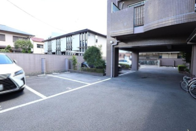 ノバ守口の駐車場|■物件内覧・資金計画相談・住宅ローン相談、リフォーム相談、お問合せ受付中■
※当日・翌日のご内覧、ご相談はお電話でのお問合せがスムーズです！
