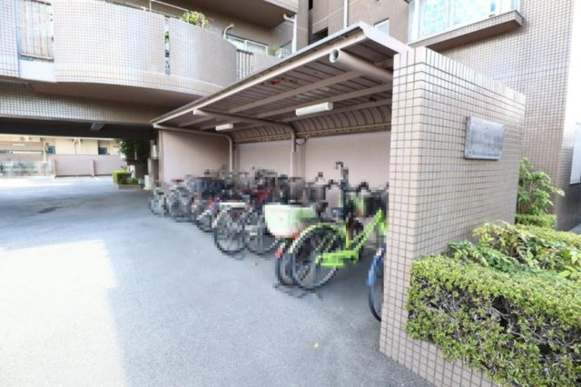 ノバ守口の駐輪場|■物件内覧・資金計画相談・住宅ローン相談、リフォーム相談、お問合せ受付中■
※当日・翌日のご内覧、ご相談はお電話でのお問合せがスムーズです！