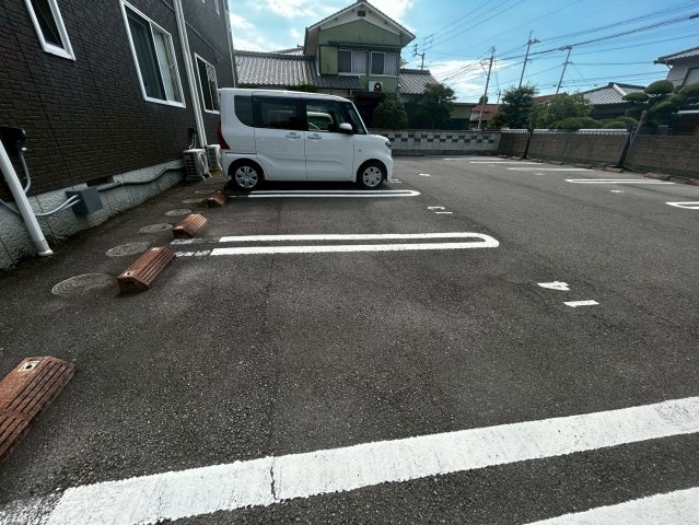 Ｕ．Ｔ．Ｓ．金栄 Ａ棟の駐車場