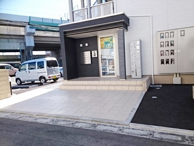 ヴァモスのエントランス