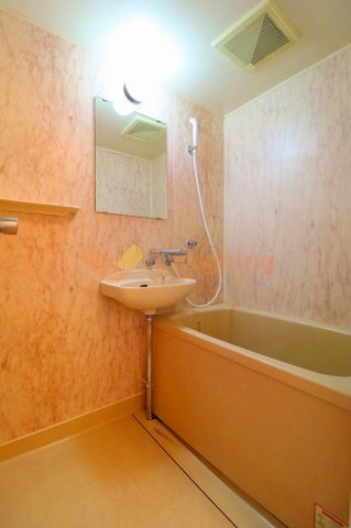 久留米市日ノ出町の賃貸マンションの浴室|日々の暮らしに欠かせないお風呂です