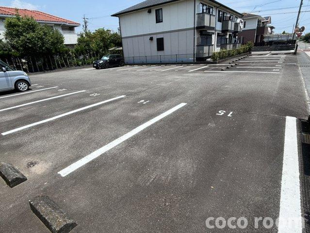 サンシャイン堀江Ⅱの駐車場