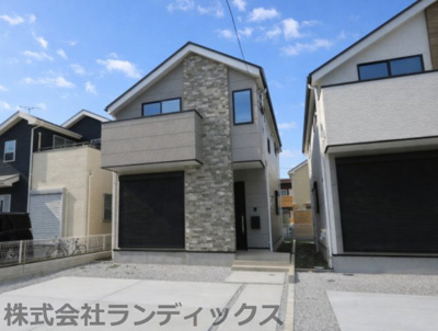 【外観】 | 昭島市緑町５丁目新築　１号棟 | カースペース２台分あり　建物完成済み