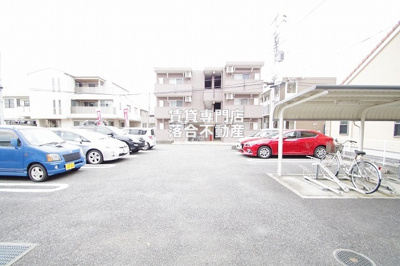 【駐車場】 | イースト・ワン・K | 敷地内駐車場完備