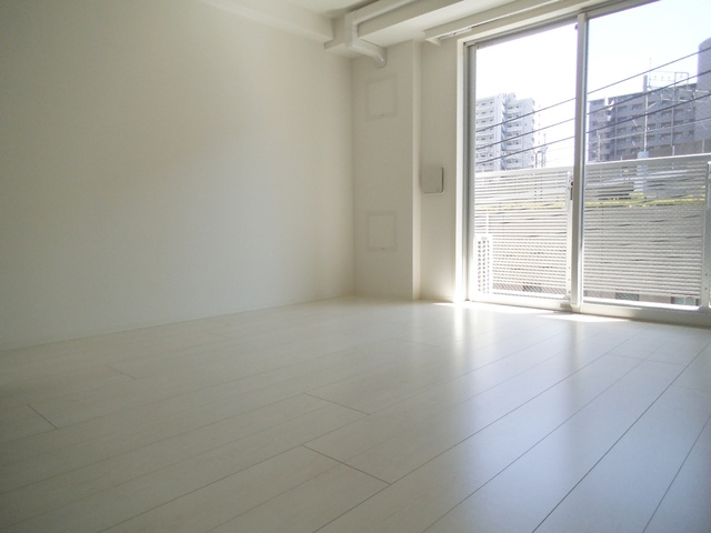 ブランノアール北赤羽の居間・リビング|陽当たり良好の広めのお部屋です☆