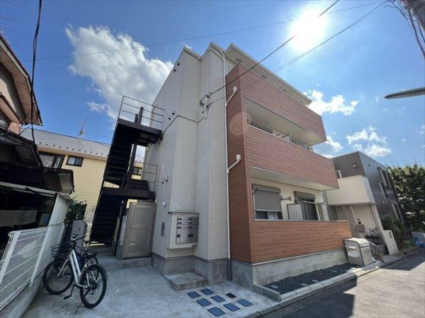 ウエストガーデン六町の外観