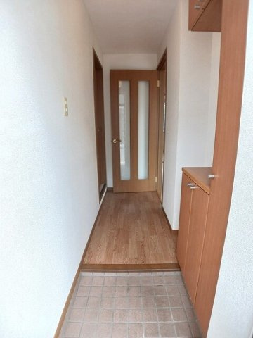 サンブリーゼ東山　Ａの玄関