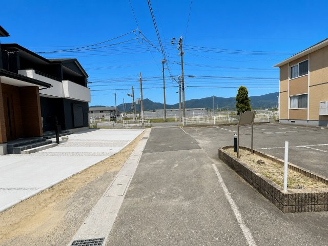 【その他】 | 糟屋郡宇美町井野5期　2号棟（全3棟）【仲介手数料無料・0円】 | 現地写真。前面道路です。